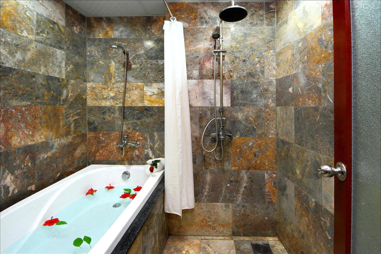 Bathroom 4, Sunshine Hoian Hotel, Da Nang