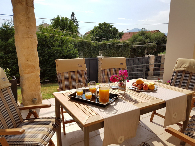 Food & Drinks 5, Villa Vanessa, West Greece