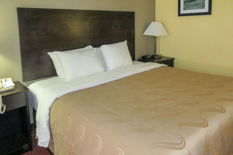 Bedroom 2, Quality Inn Williamston, Martin