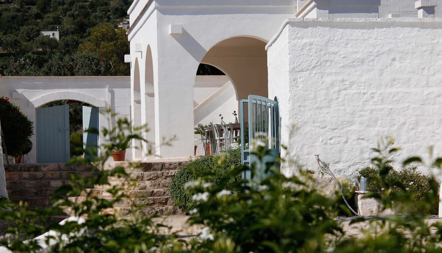 Courtyard, Borgo Fiancoafianco, Brindisi