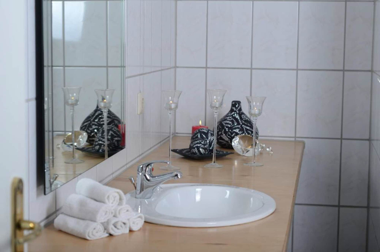 Bathroom 5, Landhotel Zerlaut, Ravensburg