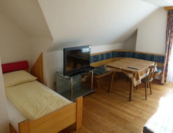 Bedroom 2, Base-Camp Appartement, Liezen