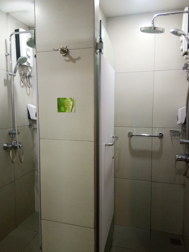 Bathroom 4, Studio 89 Katipunan QC, Quezon City