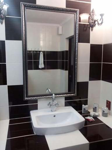 Bathroom 2, Gostinyi Dvor Galirad, Ulanskiy