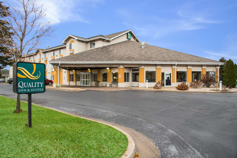 Exterior & Views 1, Quality Inn & Suites Menomonie, Dunn