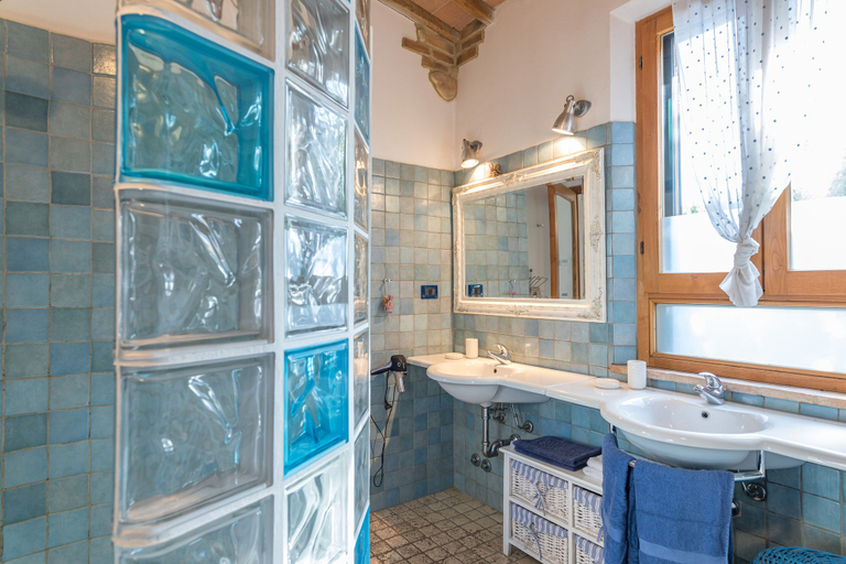 Bathroom 4, Villa Renata, Siena