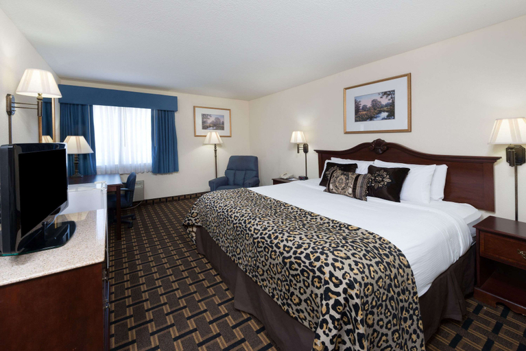 Bedroom 3, Baymont by Wyndham Osage Beach, Camden