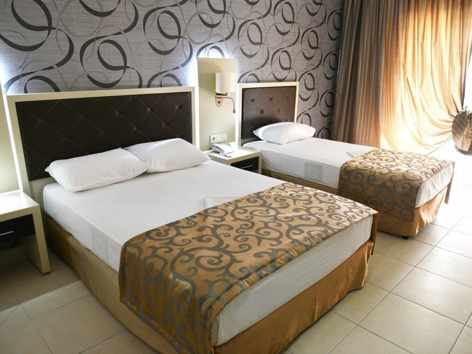 Bedroom 2, Asrın Beach Hotel - All Inclusive, Alanya