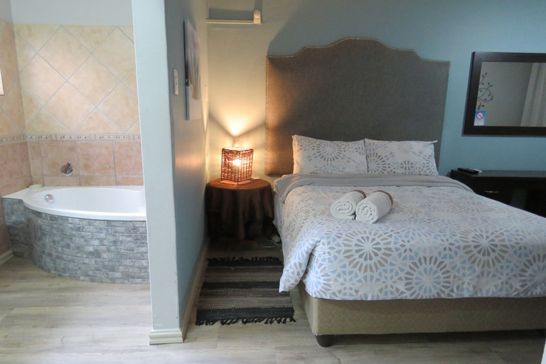 Bedroom 2, Destiny Inn Lodge, Capricorn