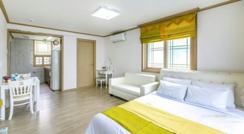 Bedroom 2, Geoje Beach Maru Pension, Geoje