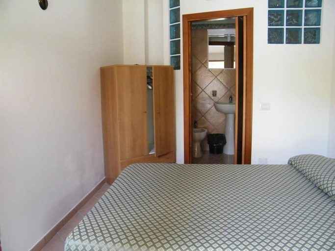 Bedroom 4, Hotel Villaggio Tabù, Salerno