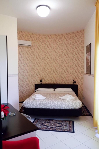Bedroom 4, Letizia Hotel, Viterbo