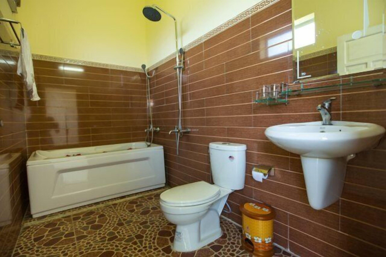 Bathroom 4, Strawberry Garden Homestay, Da Nang