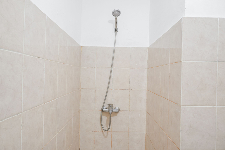 Bathroom 3, Comfort And Simply 2Br At Green Bay Pluit Apartment, Jakarta Utara