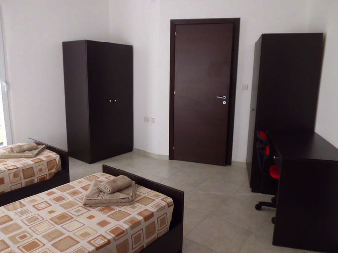 Bedroom 3, Ta Nina