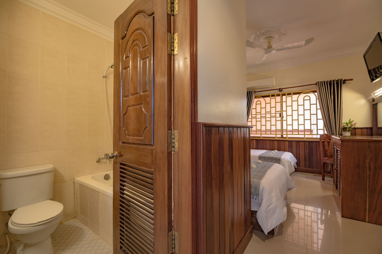 Bathroom 5, The Siem Reap Chilled Backpacker, Siem Reap