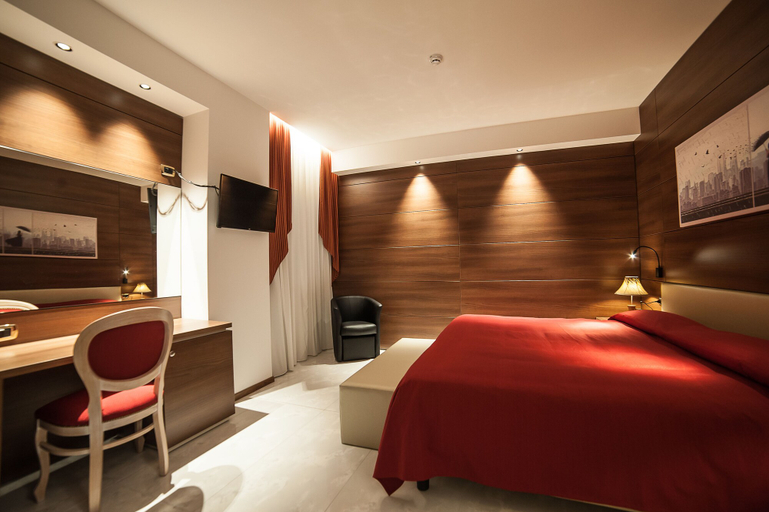 Bedroom 2, Family Hotel, Salerno
