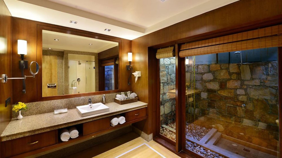 Bathroom 5, Ananta Spa and Resorts, Ajmer