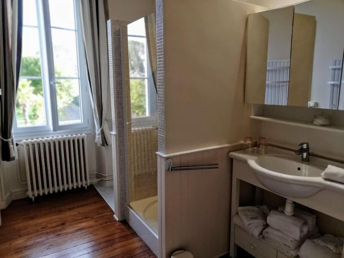 Bathroom 5, Villa Hortebise, Pyrénées-Atlantiques