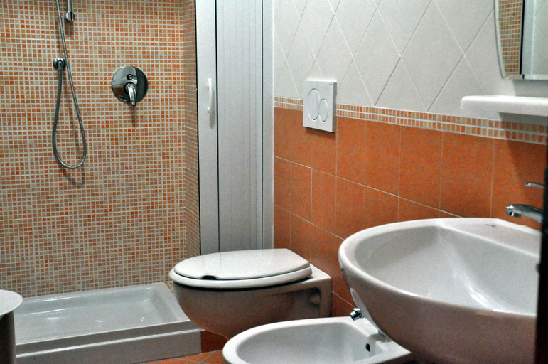 Bathroom 5, B&B Il Canto delle Sirene, Salerno