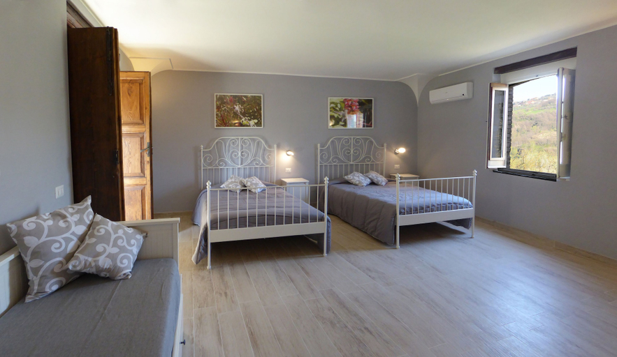 Bedroom 2, Pietre di Fiume, Benevento