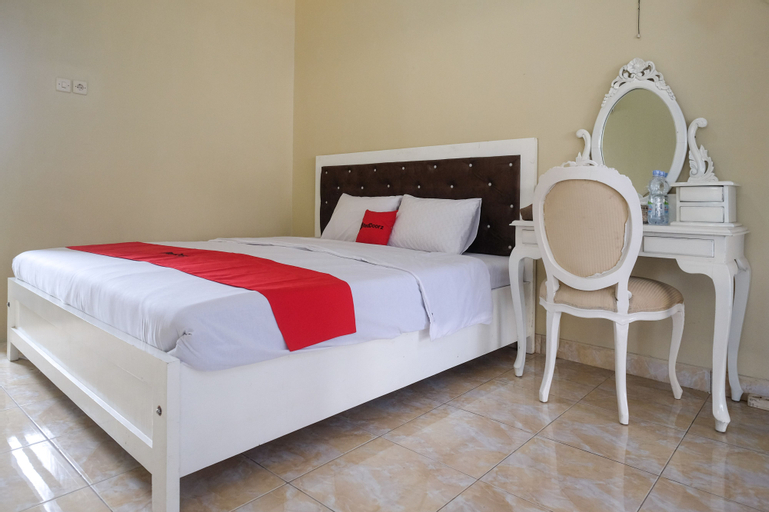 Bedroom 1, RedDoorz Syariah near Alun Alun Wonosobo 3, Wonosobo