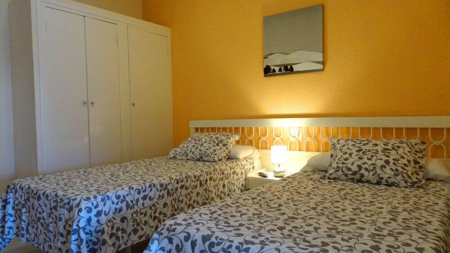Bedroom 3, Hostal Isla Playa, Cantabria