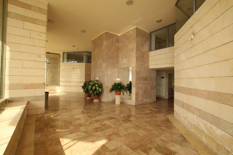 Others 5, Royal Apartment on the Sea