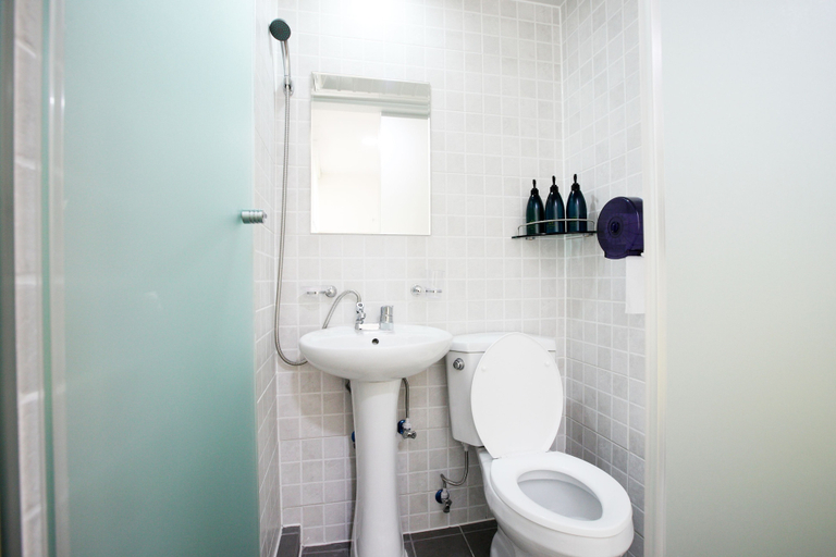 Bathroom 5, 24 Guesthouse Myeongdong Avenue, Jung