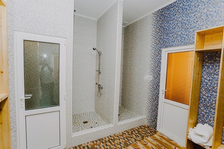 Bathroom 4, Mandarin Hotel, Sochi gorsovet