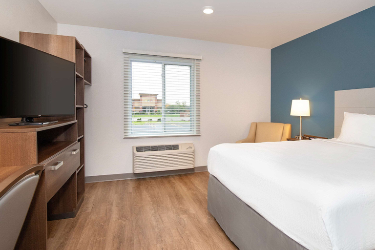 Bedroom 3, WoodSpring Suites Carol Stream - Chicago, Dupage