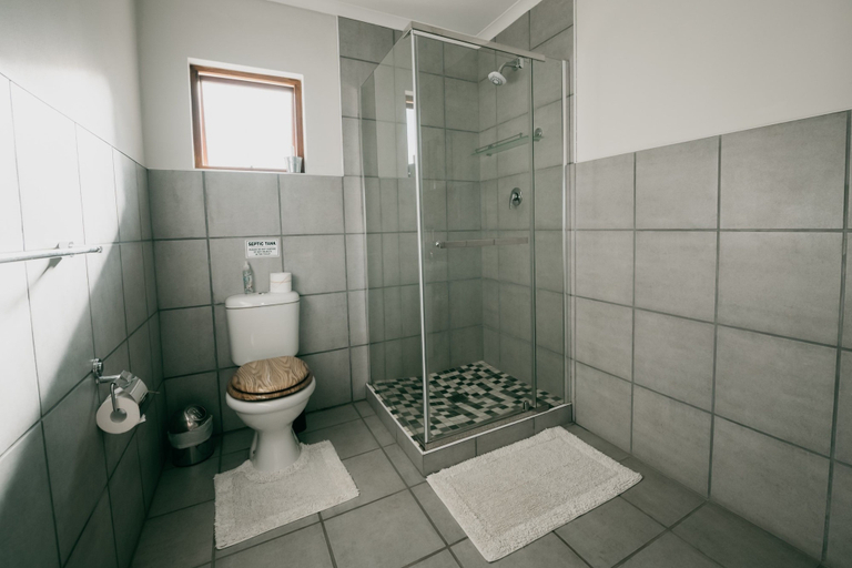 Bathroom 5, The Village Lodge, Cacadu
