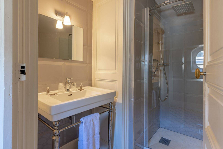 Bathroom 3, La Villa Beaupeyrat, Haute-Vienne