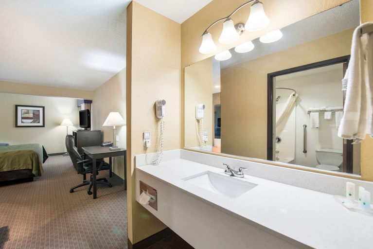 Bathroom 4, Quality Inn & Suites Menomonie, Dunn
