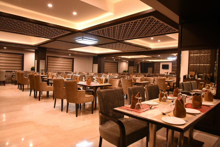Food & Drinks 5, Landmark Hotel, Raipur