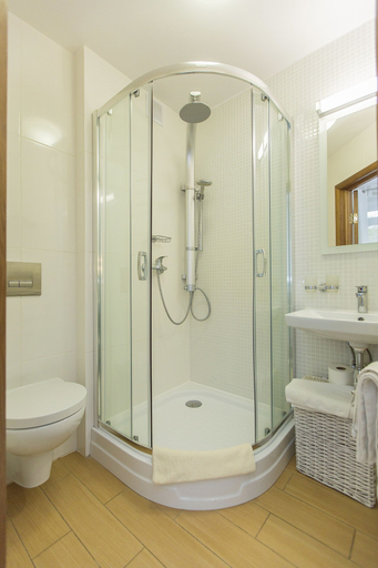 Bathroom 3, Hotel Gerkules, Svetlogorsk