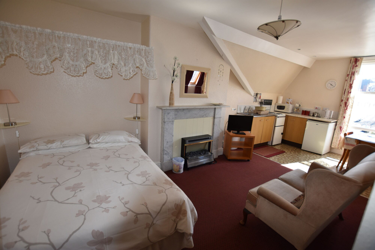 Bedroom 2, Brialene Holiday Apartments, North Yorkshire