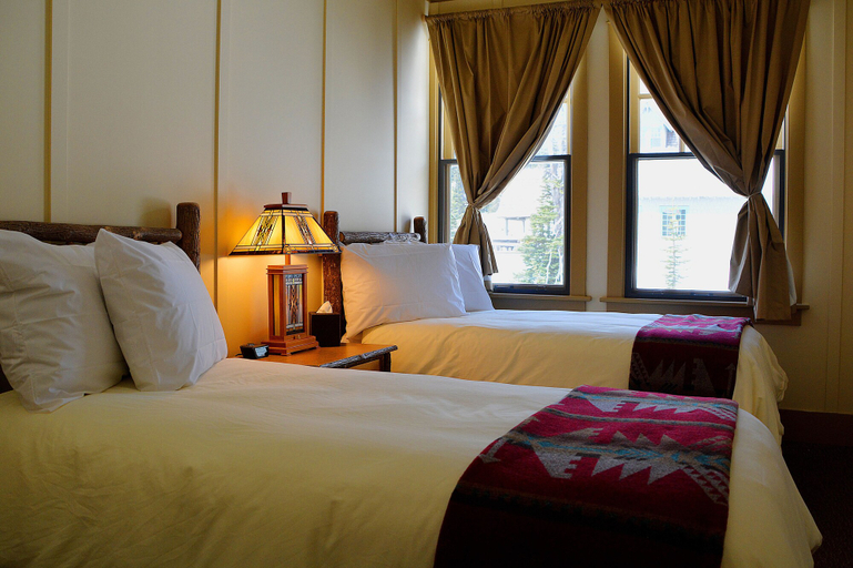 Bedroom 2, Paradise Inn, Pierce