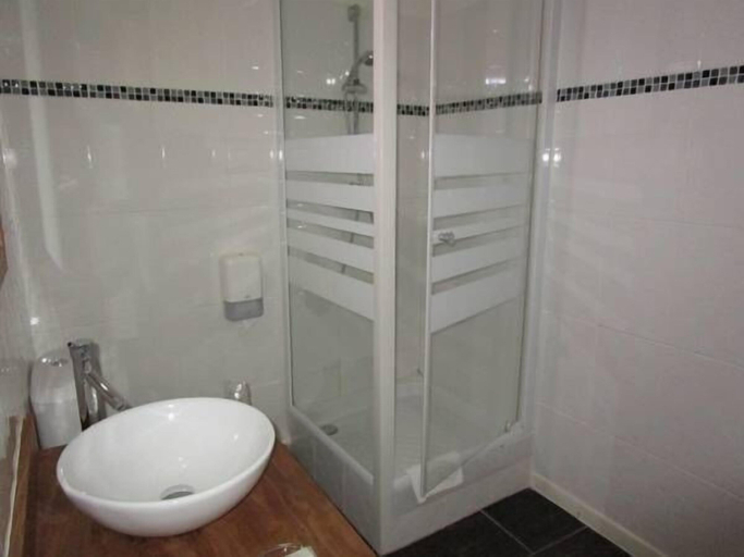 Bathroom 5, Hôtel Concorde Béziers, Hérault