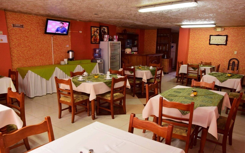 Food & Drinks 3, Puerta del Sol Hotel, Baños