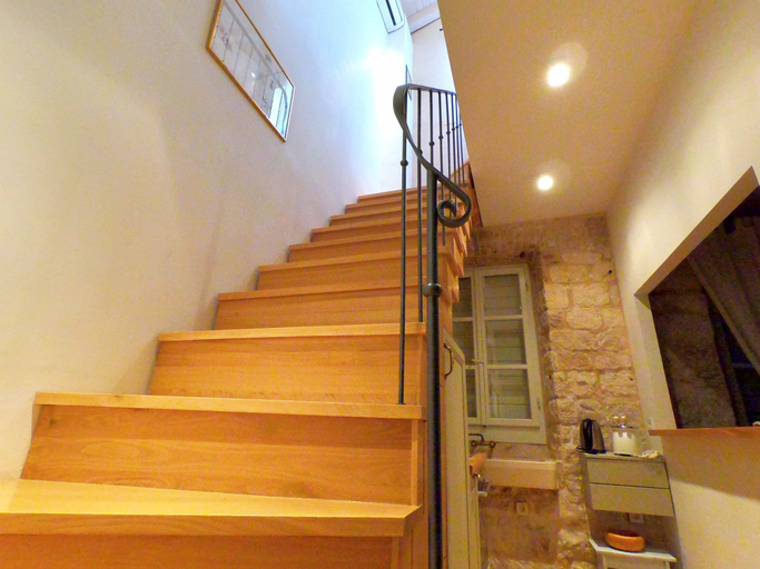 Others 4, Historic Piazza House & Romantic Garden, Hvar