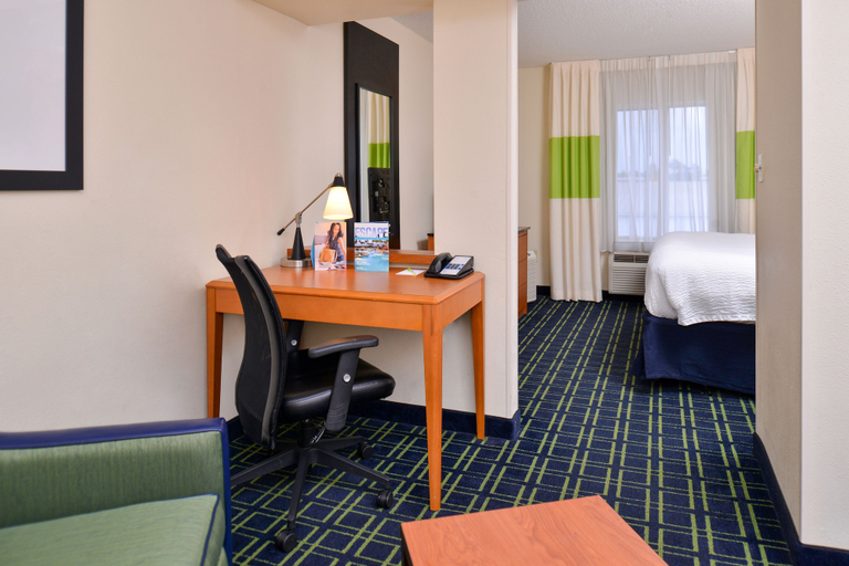 Bedroom 2, Fairfield Inn & Suites by Marriott Gulfport, Harrison