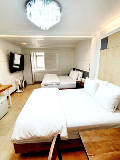 Bedroom 4, Uneed Hotel, Chilgok
