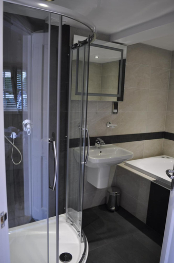 Bathroom 3, The Westbourne, Cumbria