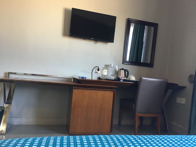 Bedroom 3, Phudzi Hotel, Lethlakane
