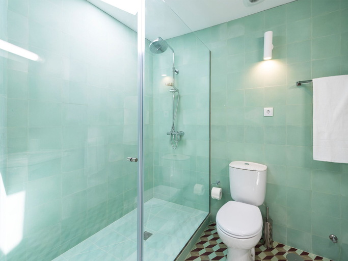 Bathroom 4, Arco Apartments, Porto