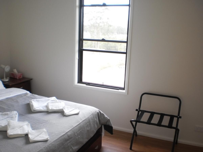 Bedroom 2, Riverdowns Cottage, Dungog