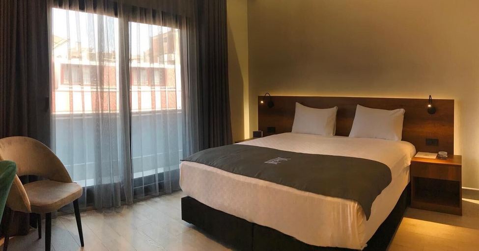 Bedroom 5, Emens Hotel, Konak