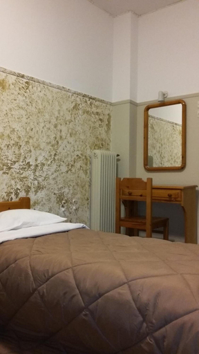 Bedroom 3, Alma, Attica