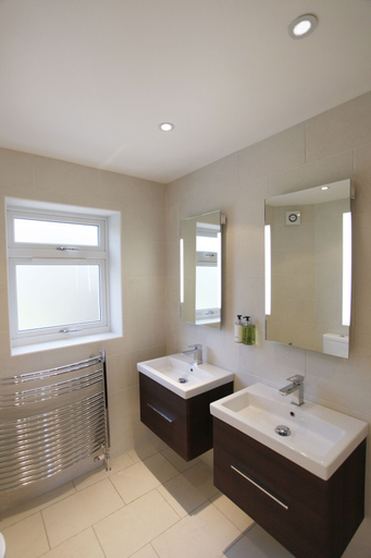 Bathroom, Glenlyn Apartments, London